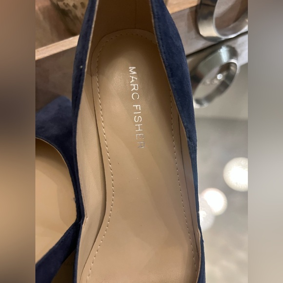 MARC FISHER-Navy blue suede heels - Picture 5 of 5